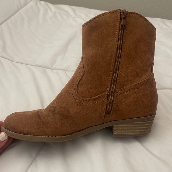 Big girls western boot for school, dresses, jeans. Suede, worn once - Picture 5 of 5